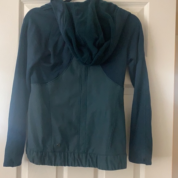 Lululemon Jacket - Picture 2 of 3